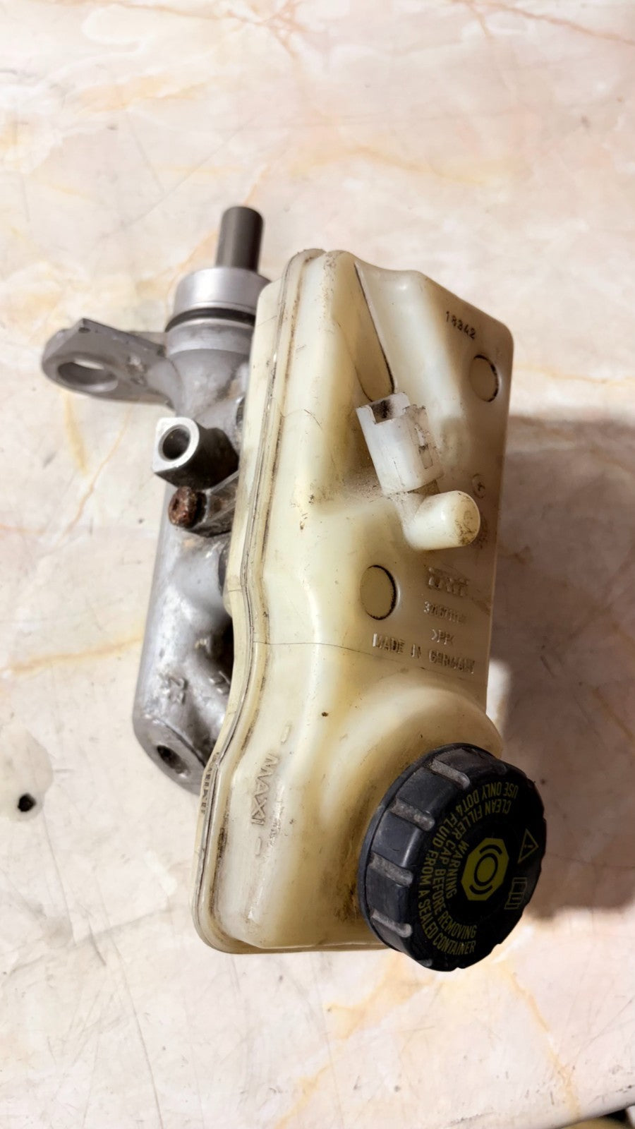 Renault Megane 2004 Brake Master Cylinder Reservoir 320671112