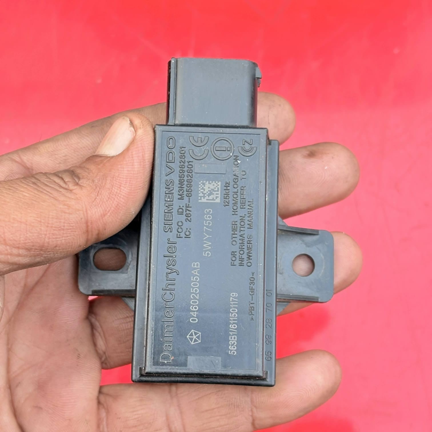 CHRYSLER 300C ' 2007 TYRE PRESSURE SENSOR 04602505AB