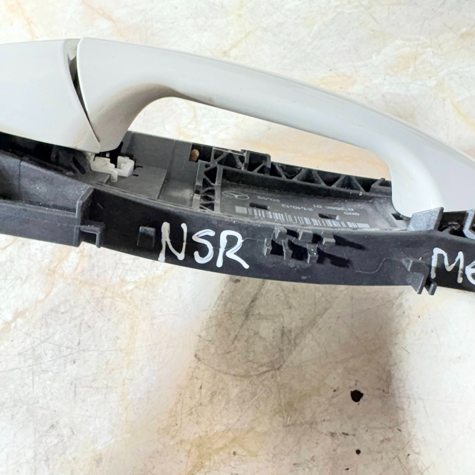 Mercedes CLS C218 Rear Left Outer Door Handle 02047602134 A2047602134 2011-2017
