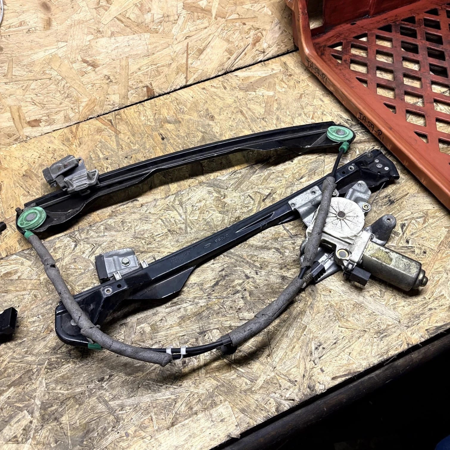 FORD C MAX MK2 PASSENGER FRONT SIDE WINDOW REGULATOR 2PIN