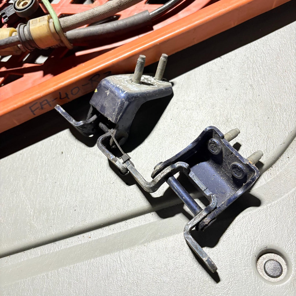 HONDA CR-V MK2 02-06 5 DOOR REAR DRIVER RIGHT DOOR HINGES PAIR