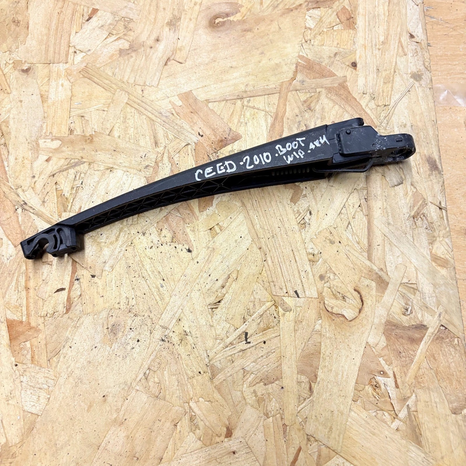 KIA Ceed 2010 Rear Glass Window Wiper Arm