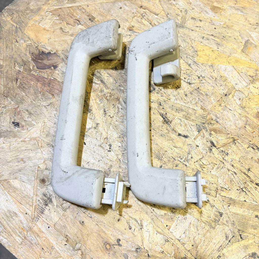 LAND ROVER DISCOVERY 4 ROOF GRAB HANDLE REAR LANDMARK SDV6 MK4 168000180