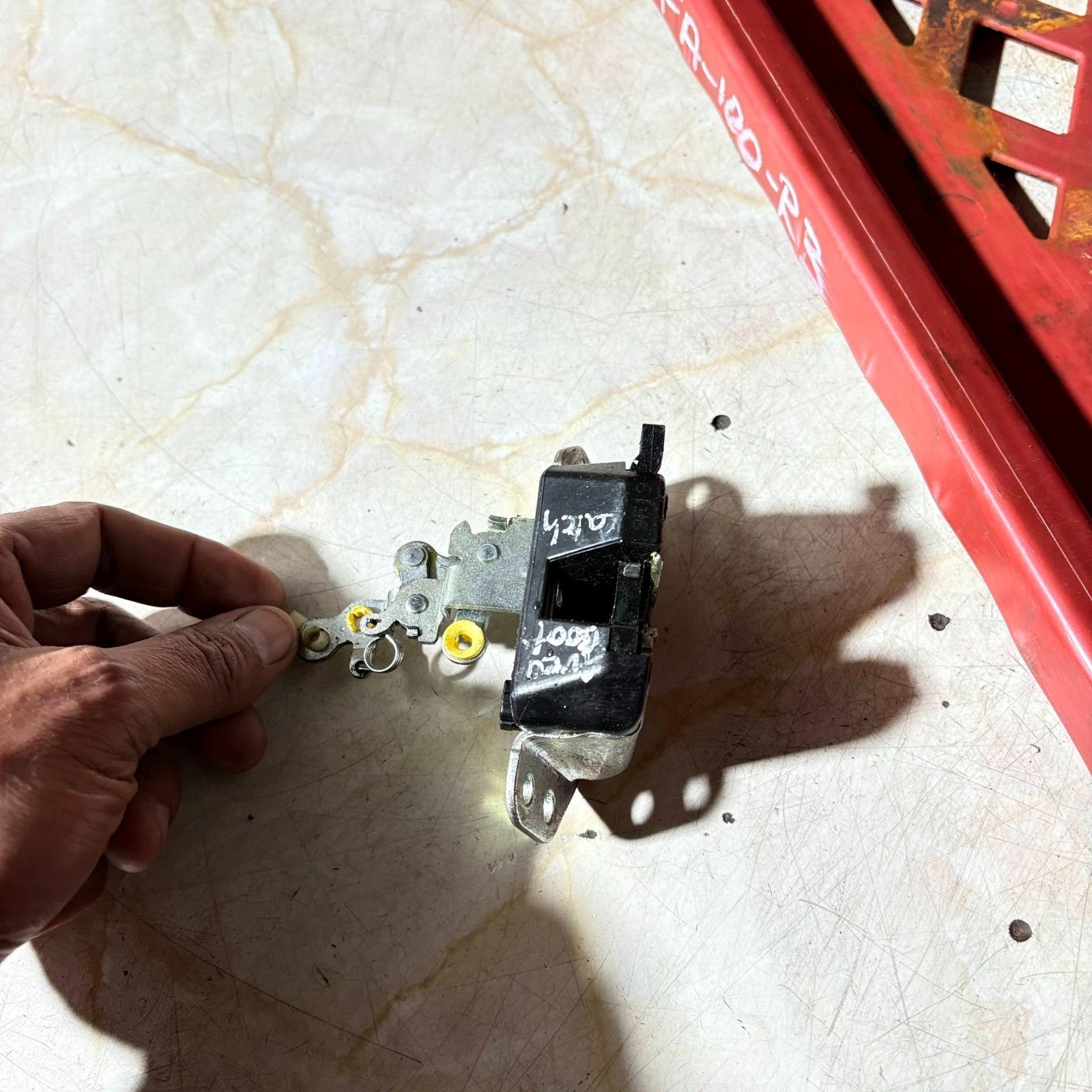 Chevrolet Aveo Hatchback Tailgate Boot Lock Latch Mechanism 9M29 RHD