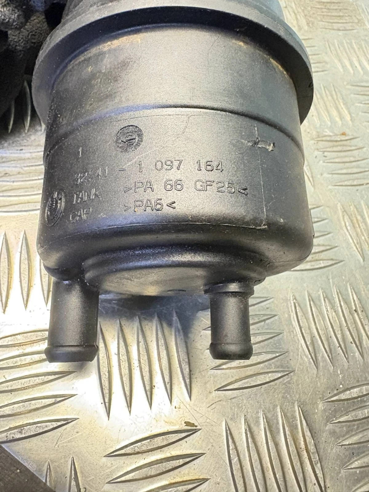 MINI One/Cooper/S Power Steering Reservoir Tank 32411097164 R50 R52 R53 01-08