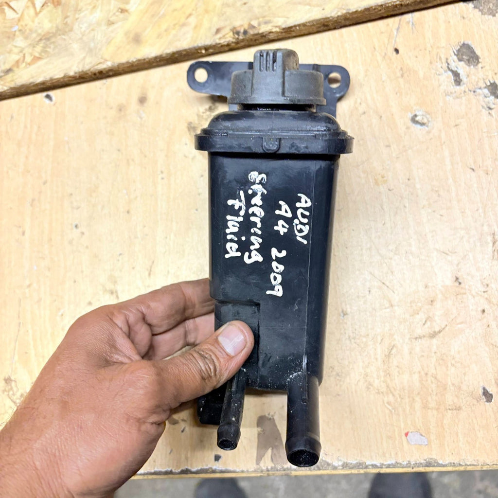 Audi A4 2009 Power steering fluid tank reservoir 8E0422373B