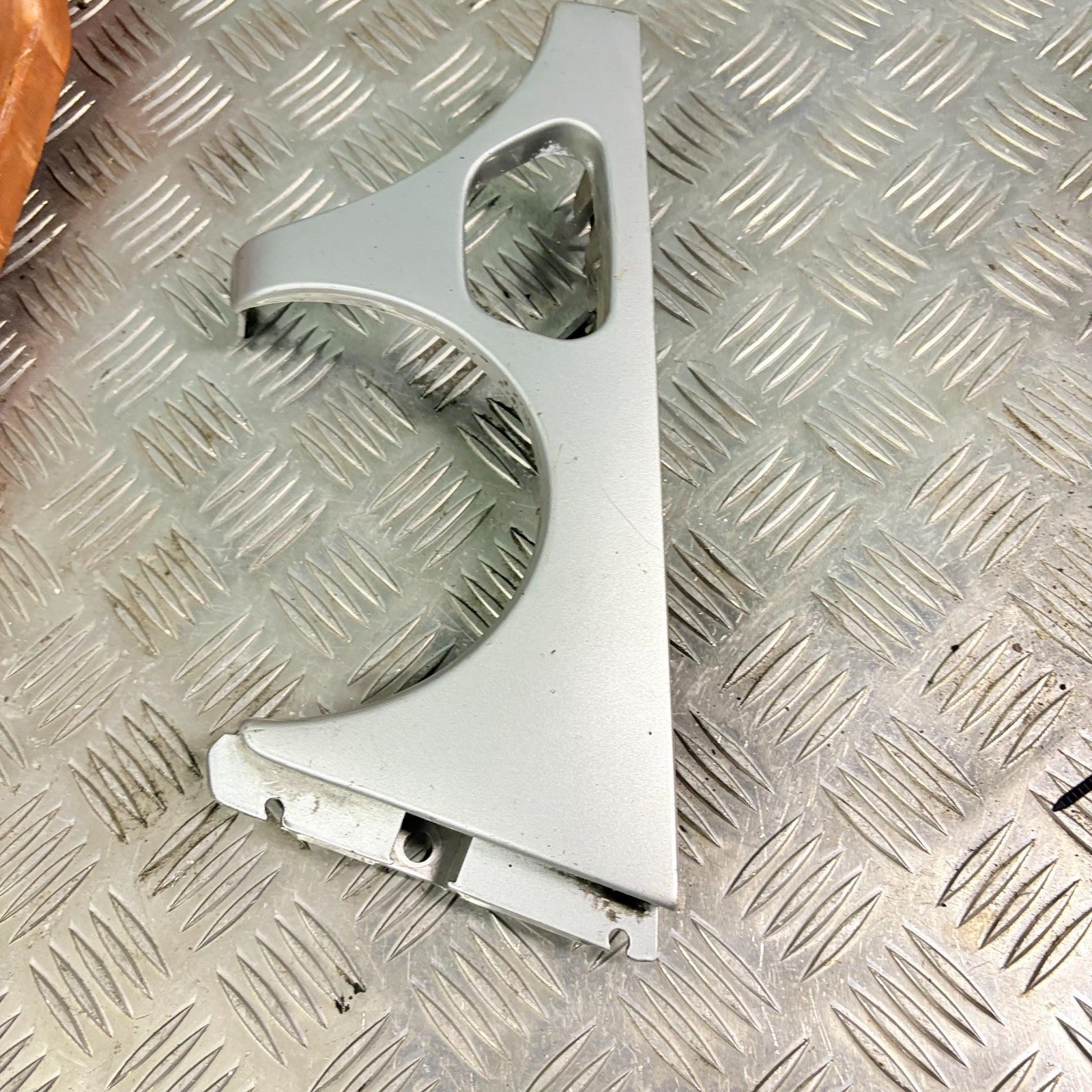 MERCEDES BENZ E CLASS E300 1999 HEADLIGHT LOWER COVER FRAME TRIM FRONT LEFT