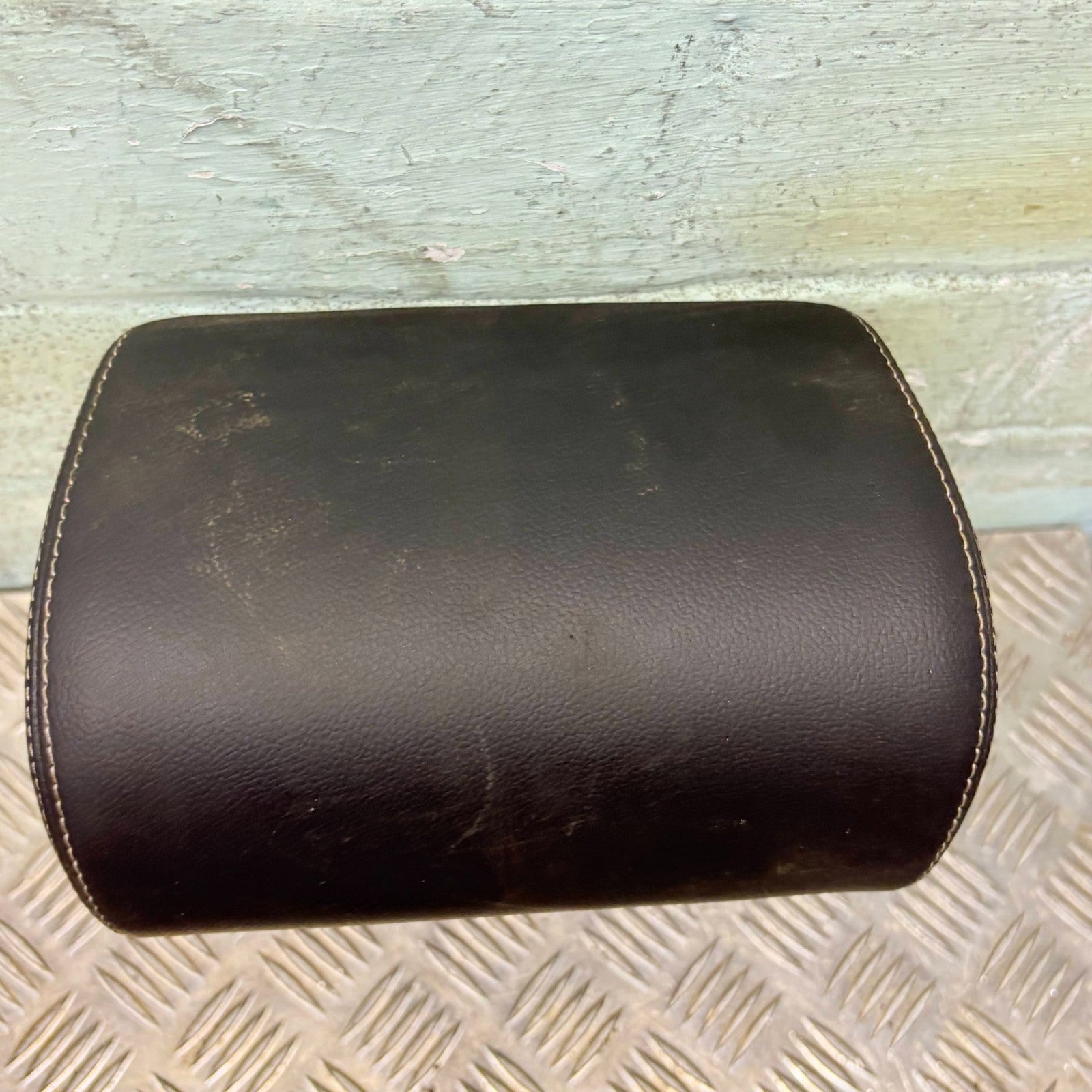 JAGUAR XE Mk1 OFFSIDE REAR RIGHT SIDE HEADREST 2017