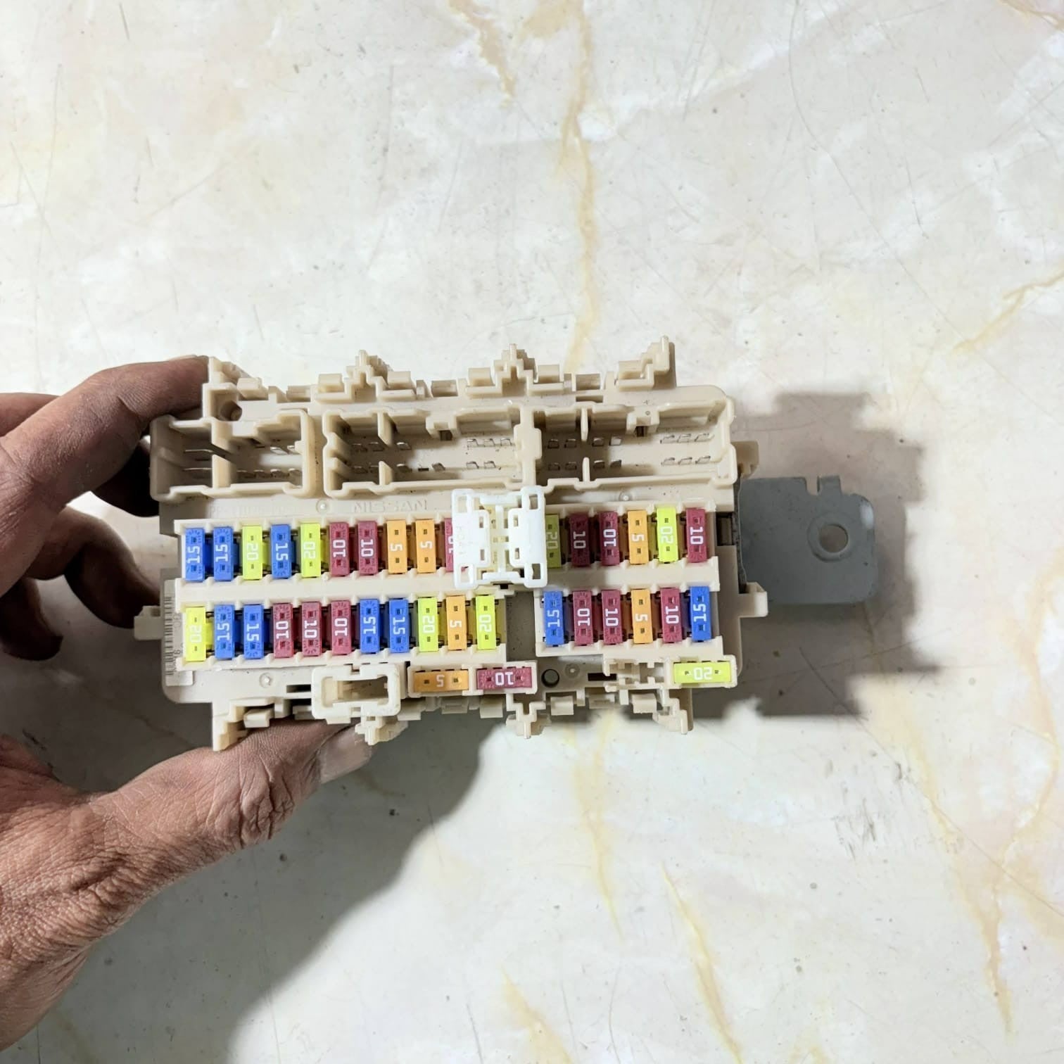 NISSAN QASHQAI J11 2019 1.5 DCI FUSE RELAY BOX 4EB0C