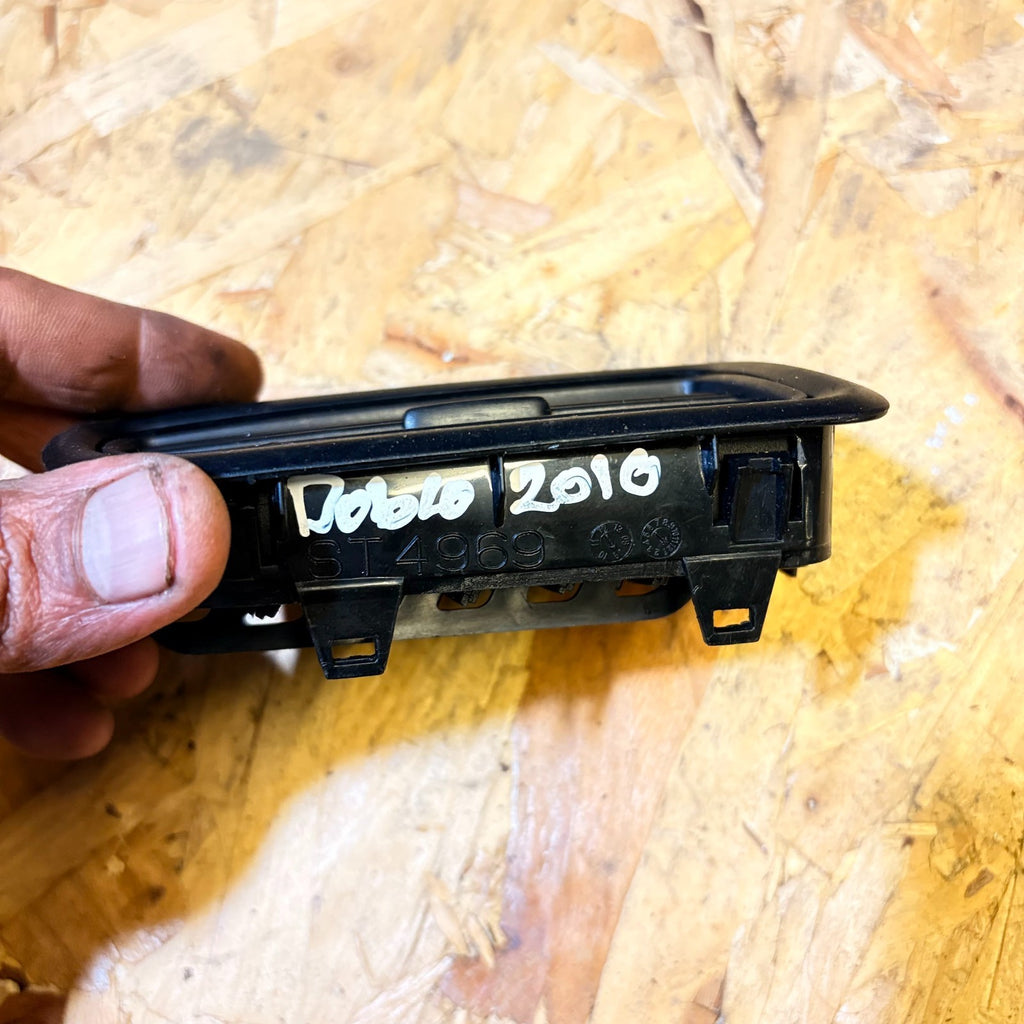 Fiat Doblo 2010 Dash Center Air Vent Grill ST4969