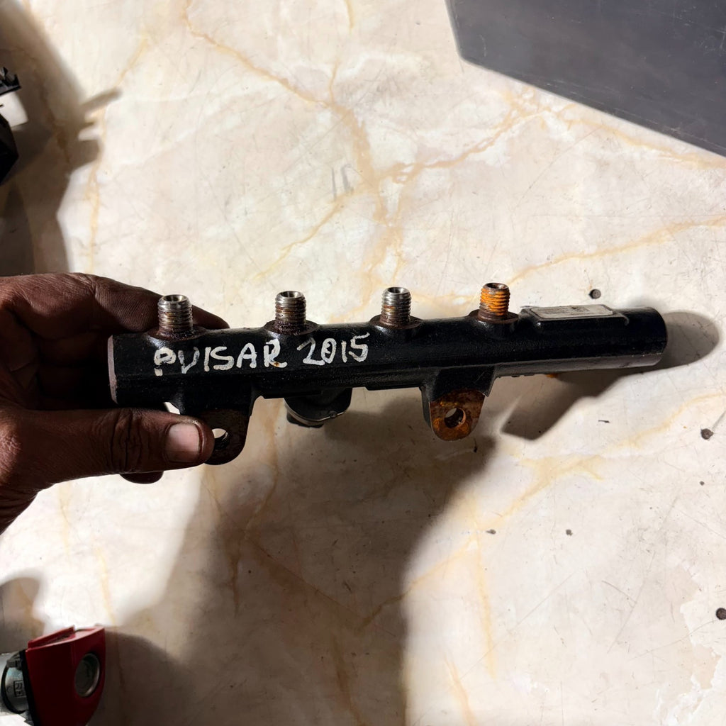 NISSAN PULSAR 2011-18 FUEL INJECTOR RAIL 175210651R