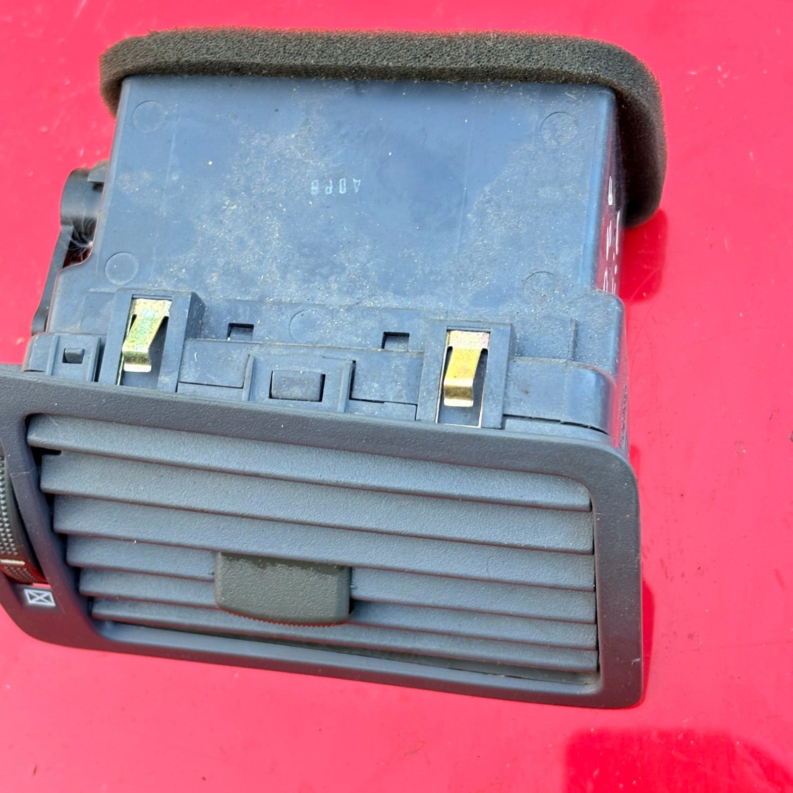 Kia Carens 2004 Dash Vent (Air Vent Grille) 0K2EZ6491X Driver Front Right Side