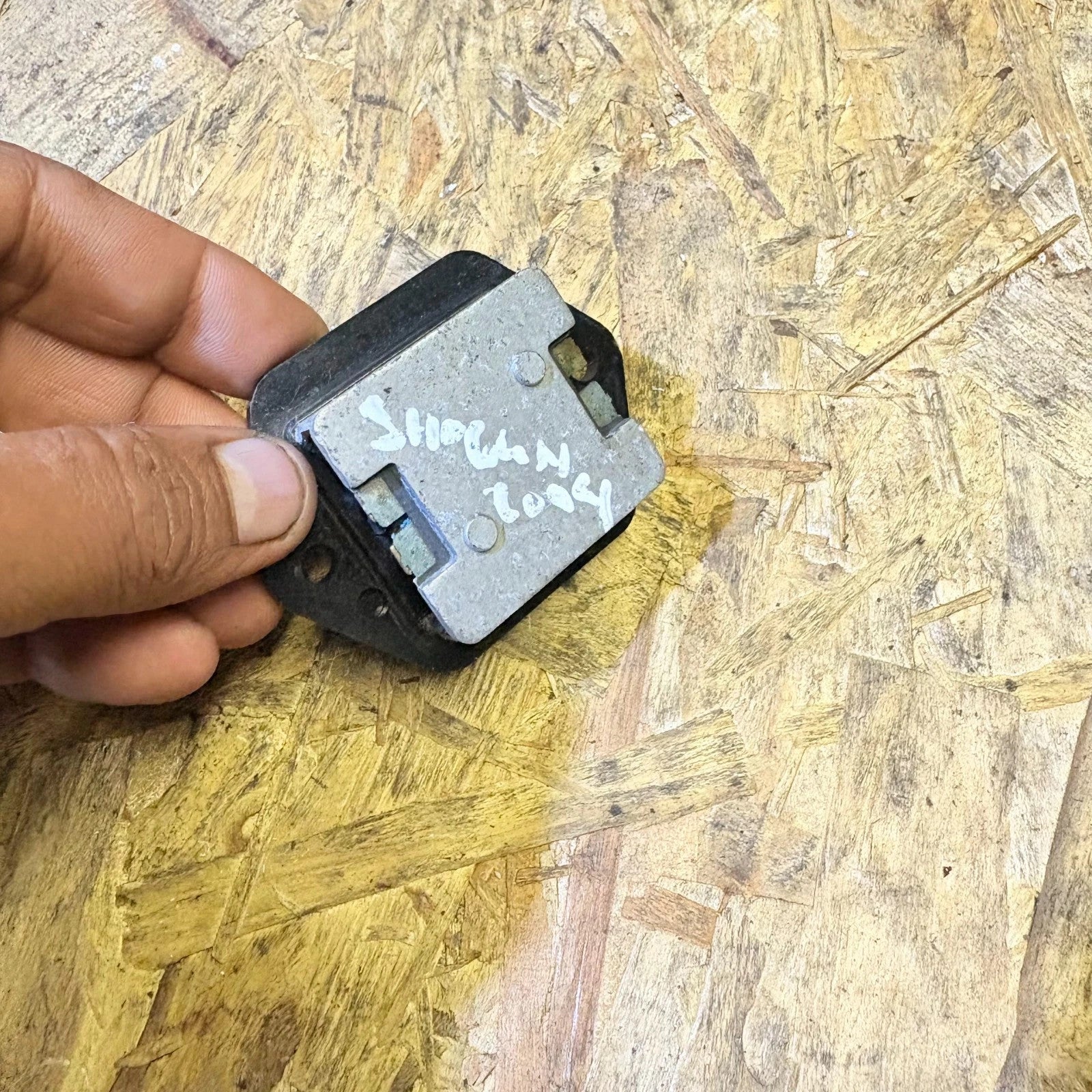 2004 MITSUBISHI SHOGUN HEATER BLOWER MOTOR FAN RESISTOR