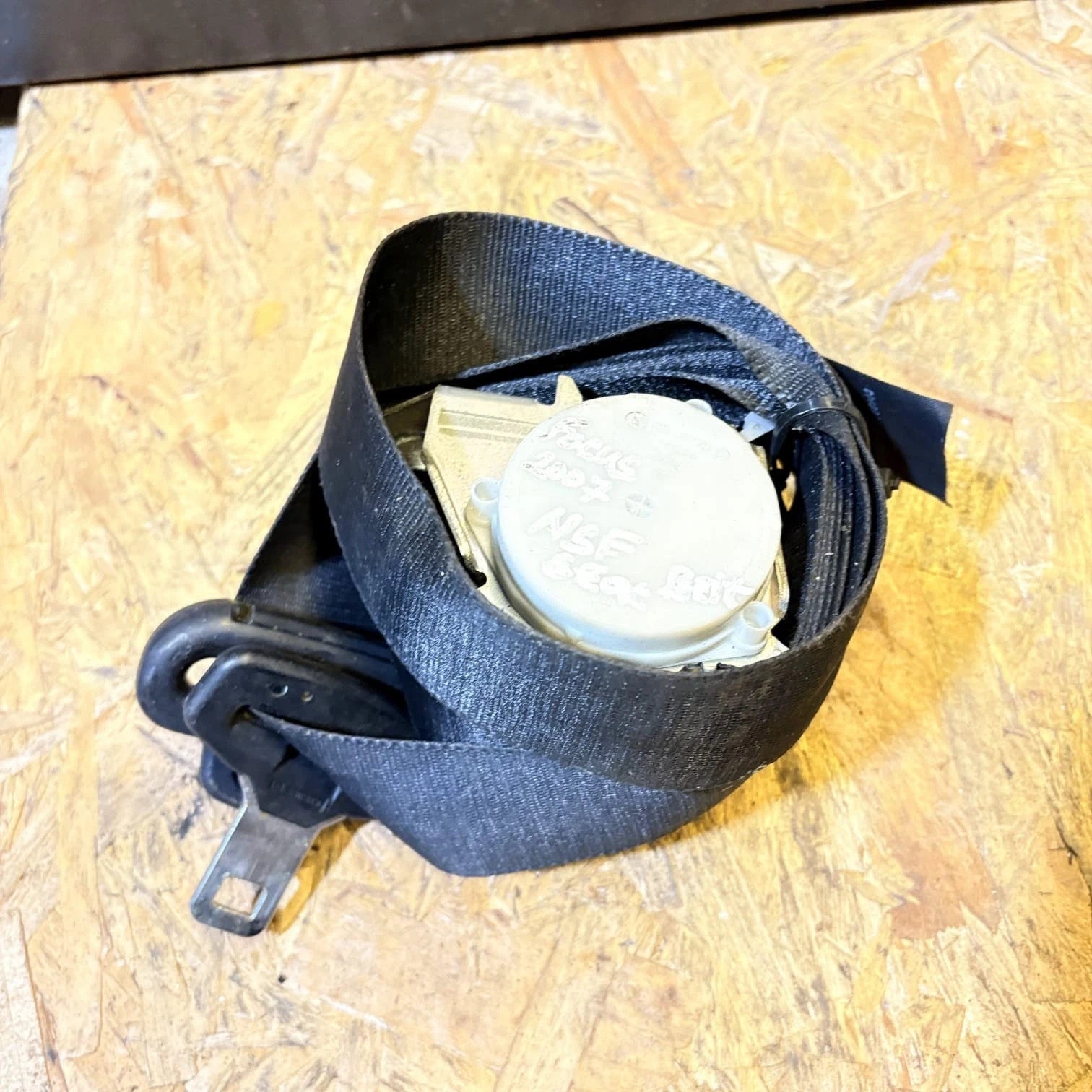 FORD FOCUS MK2 PASSENGER FRONT SEAT BELT 4M51-A61295-AK 2007