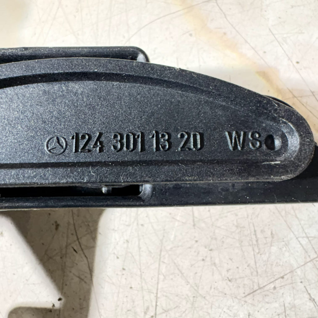 Mercedes E Class Accelerator Throttle Pedal 1243011320 W210 2.3 Petrol