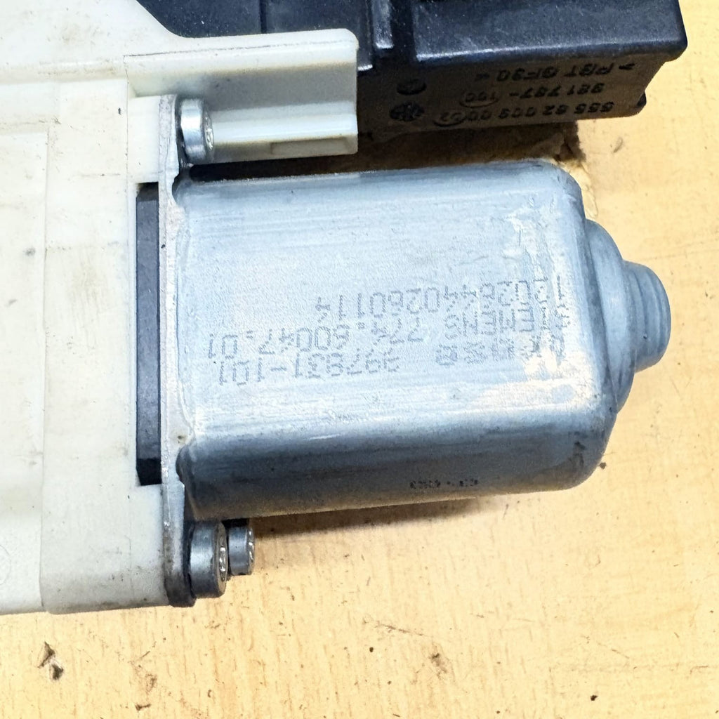 Citroen C4 Front Drivers Door Window Motor Regulator Module 997831101 04-10