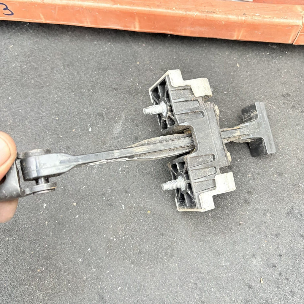 Door Check Strap Driver Rear For Vauxhall Opel Insignia A 13229108 2011