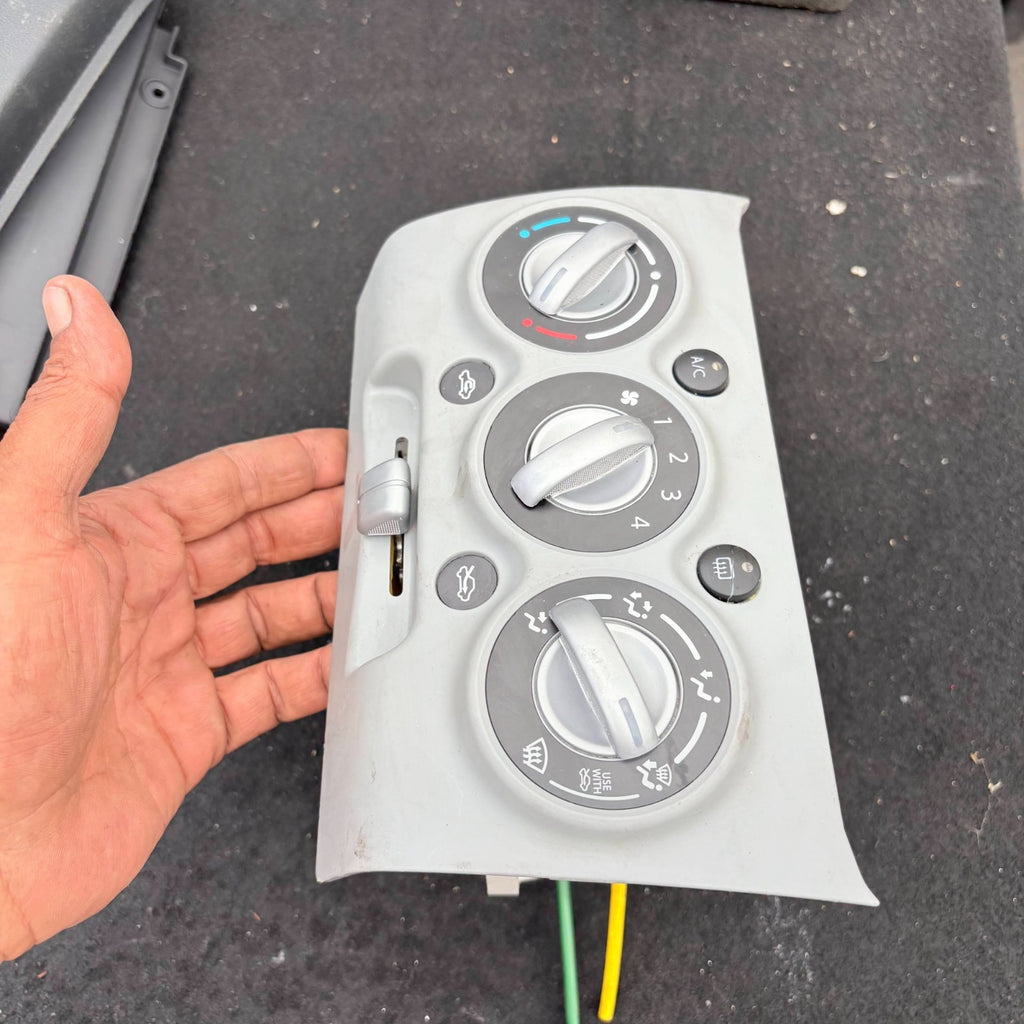 2004 NISSAN PIXO HEATER CLIMATE CONTROL MODULE