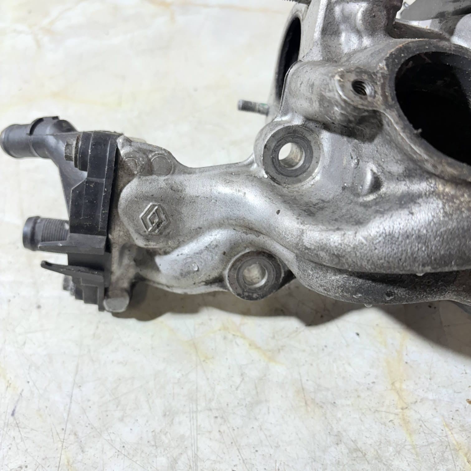 NISSAN QASHQAI TEKNA 1.5 DCI EGR VALVE COOLER HOUSING BRACKET FLANG 3-52301