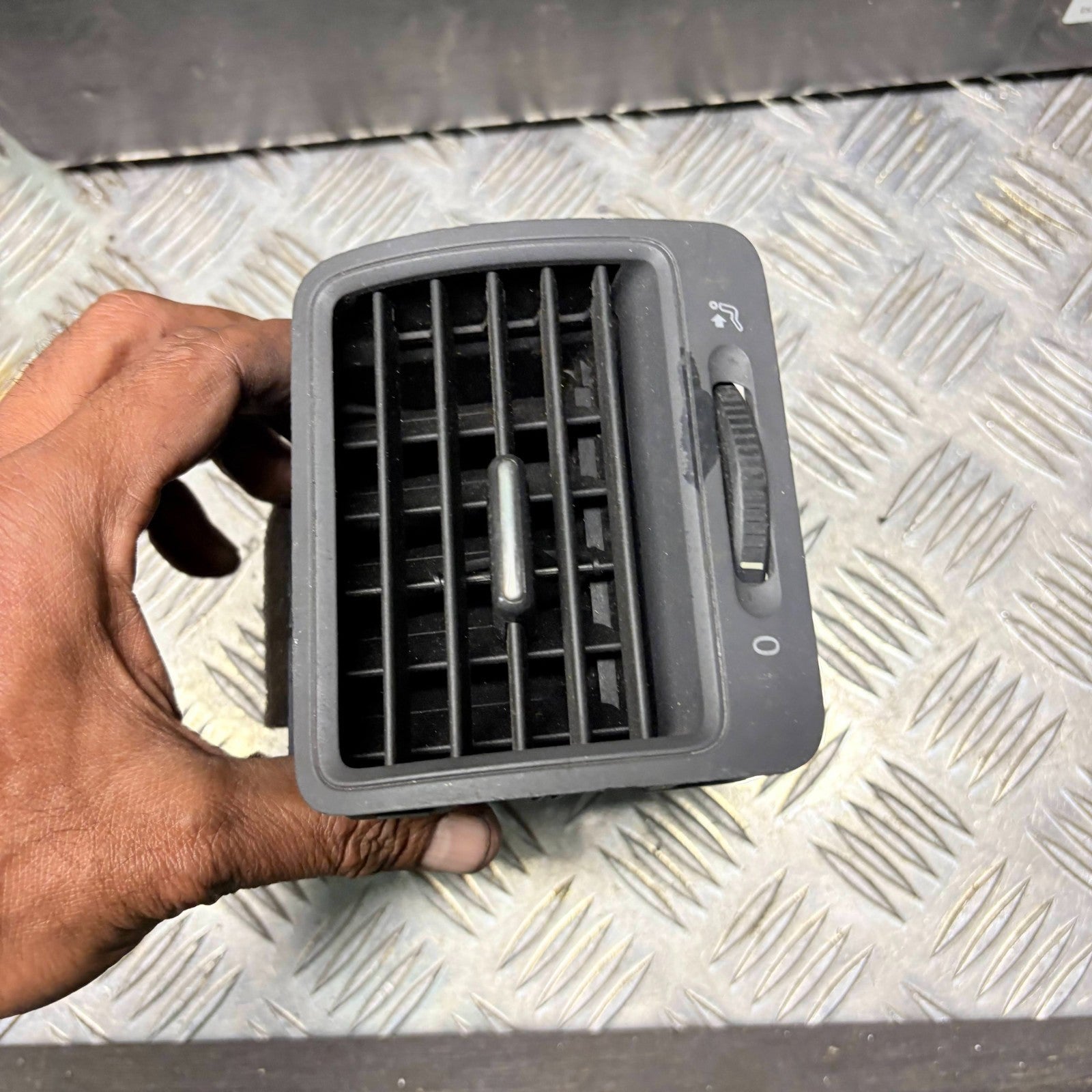 VW Golf GT 2007 Passenger Side Dashboard Air Vent 1K0 819 703