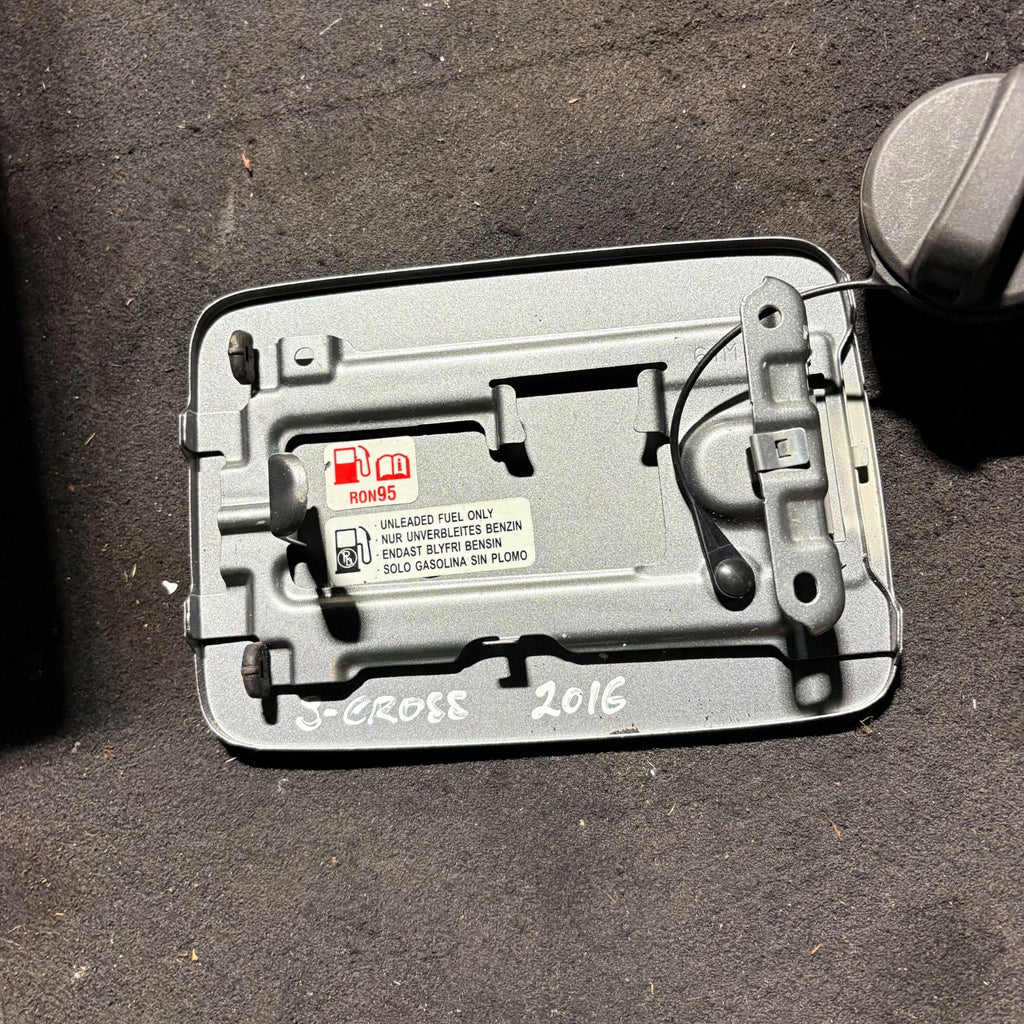 2014 SUZUKI SX4 S-Cross Fuel Flap GREY and Cap