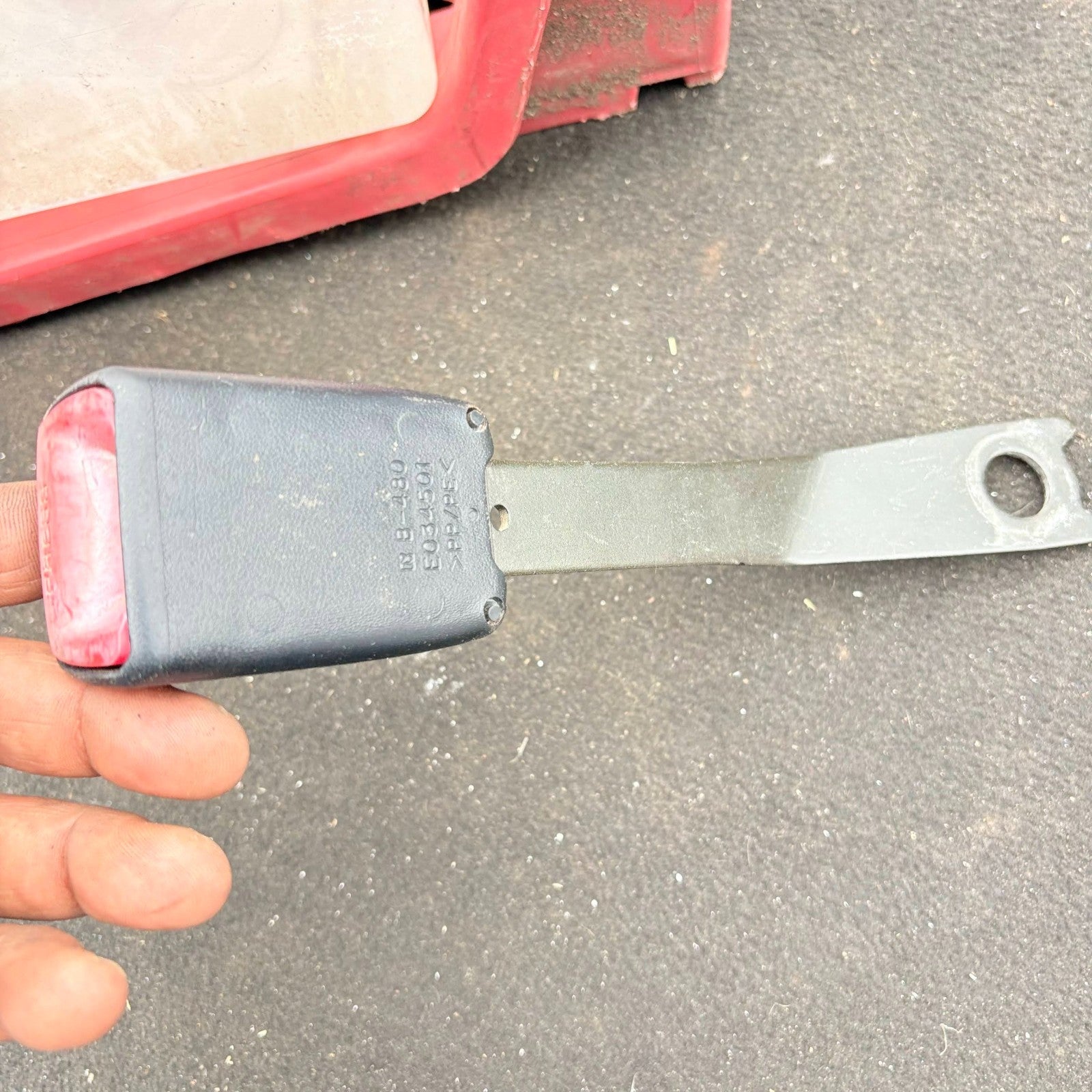 Suzuki Ignis 2000-2008 Nearside Front Seatbelt Buckle Stalk E034501 B-480