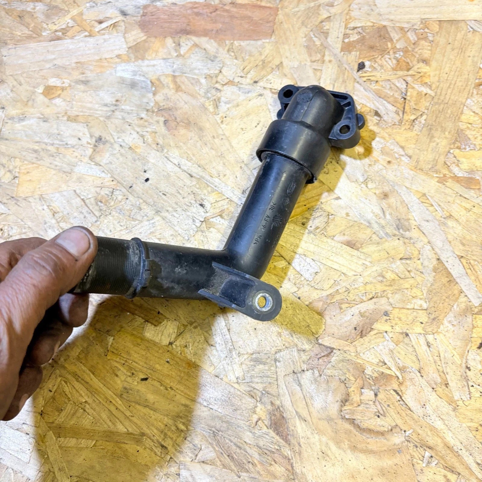 Renault Twingo II 2012 1.2 Coolant Water Pipe & Hose - Engine Cooling