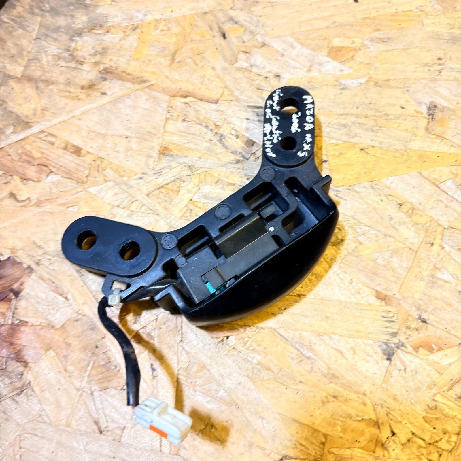 2006-2015 MAZDA MX5 FRONT SOFT FOLDING ROOF LOCK LATCH CATCH