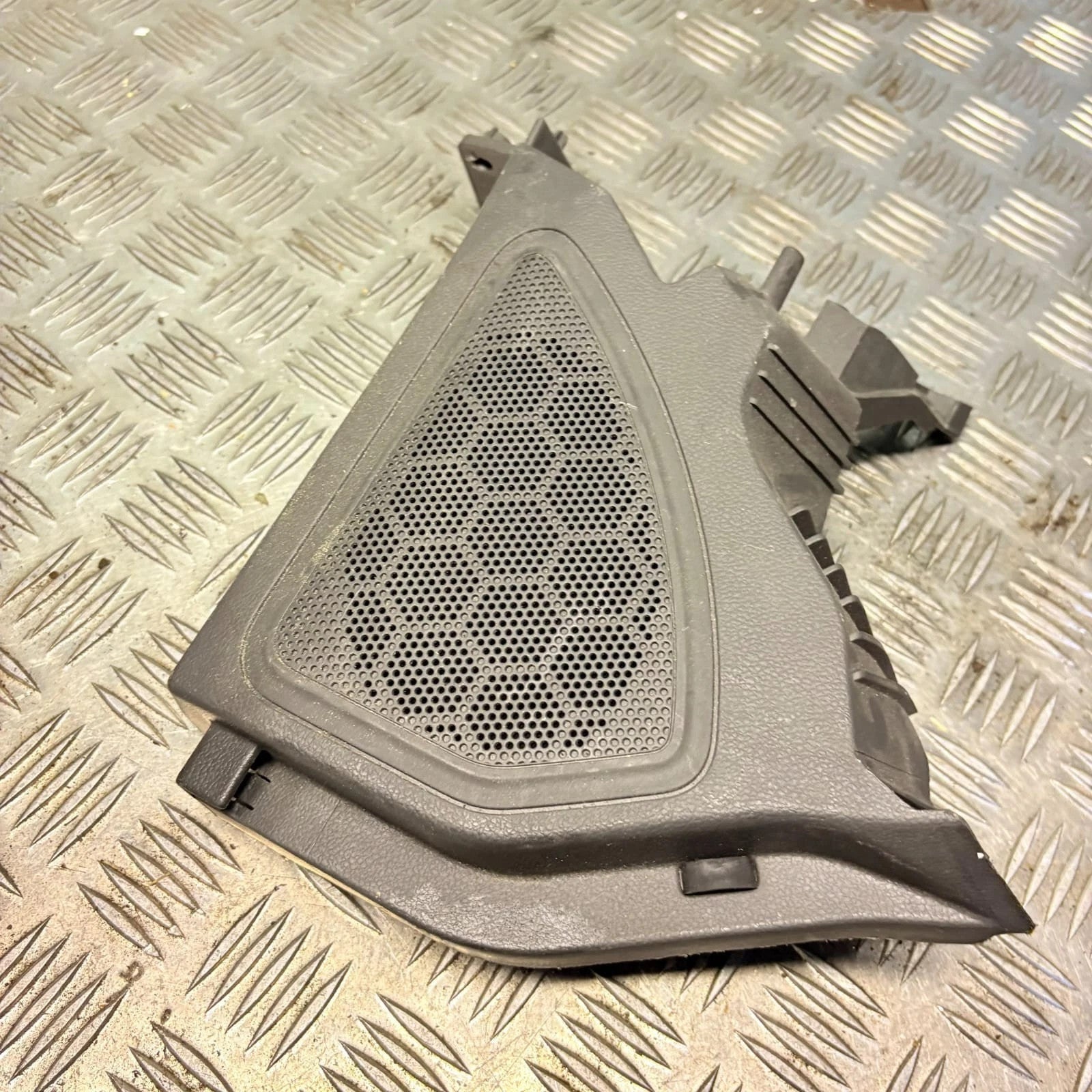 CHEVROLET SPARK 2013 PASSENGER REAR DOOR SPEAKER 95208015