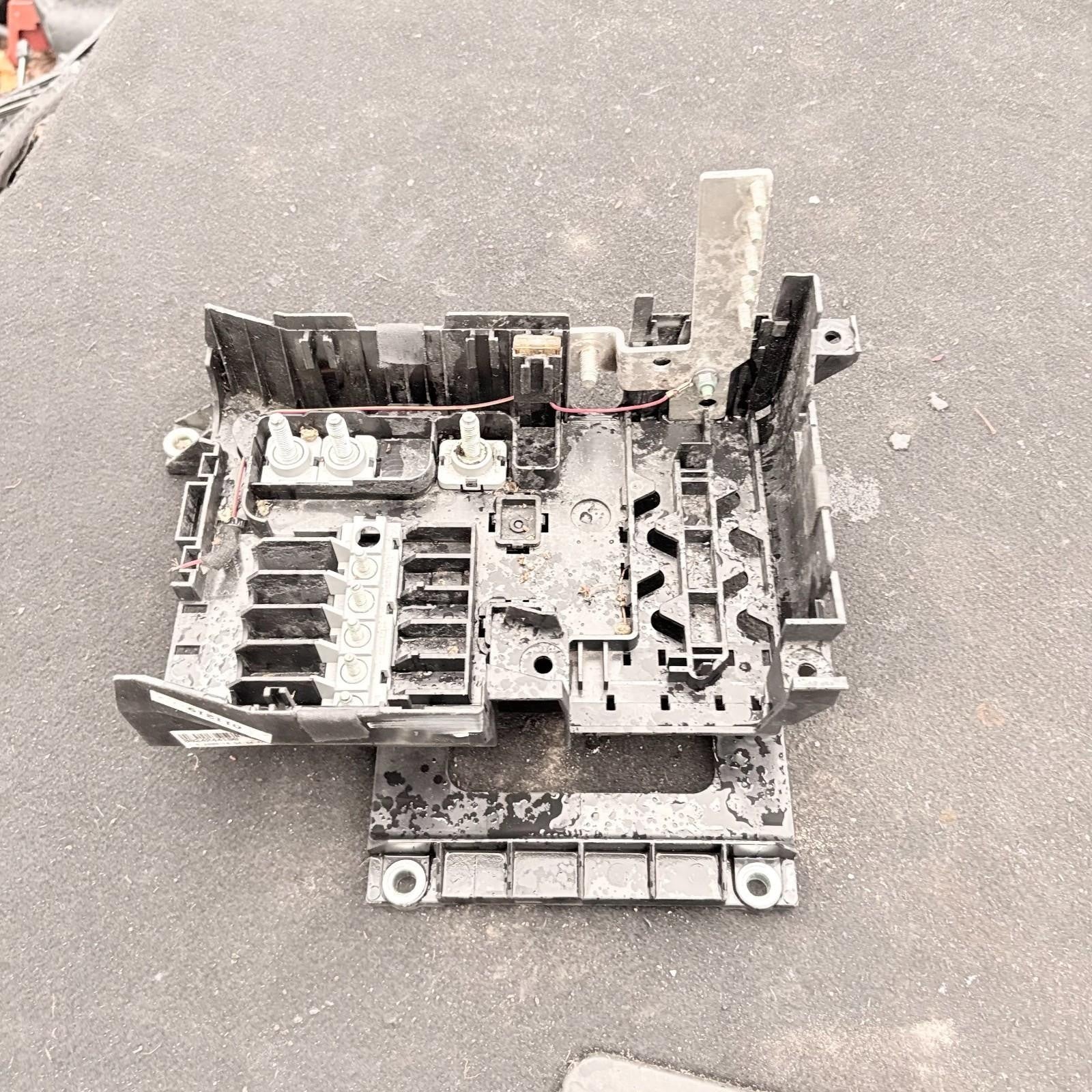 2003-2008 Porsche Cayenne 4.5 Turbo Interior Passenger Fuse Relay Box 7L0937548C