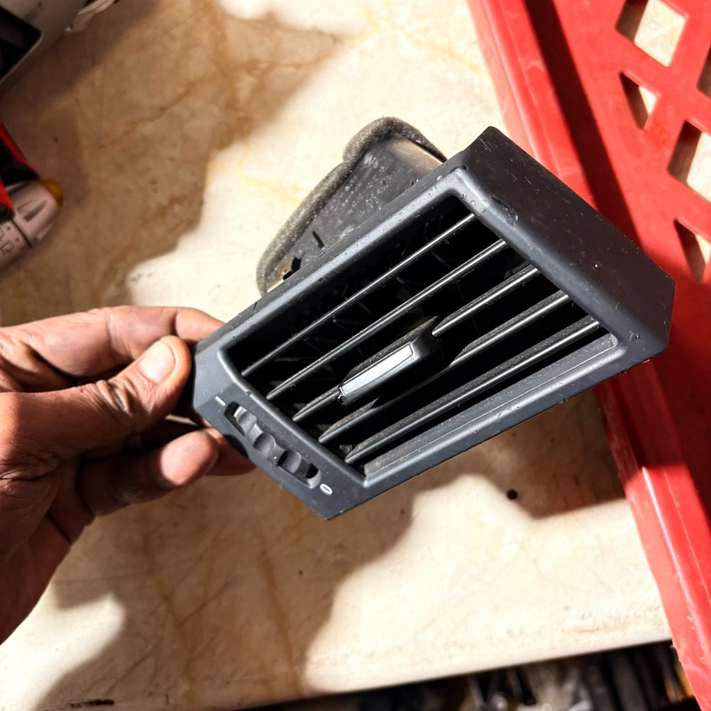 BMW X3 E83 From 09/2004 Right Dash Air Vent Outlet 3400076 64223400076 RHD