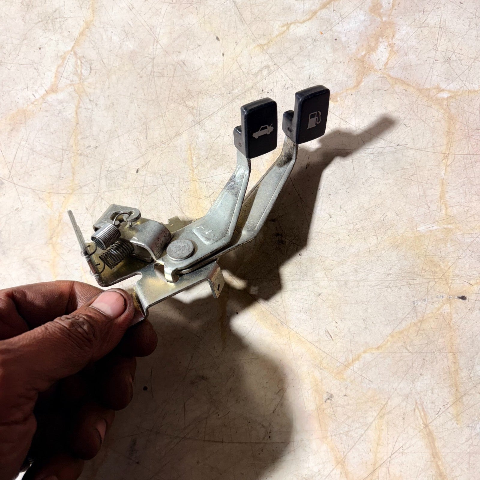 SUZUKI LEVER FUEL LID and BONNET OPENER