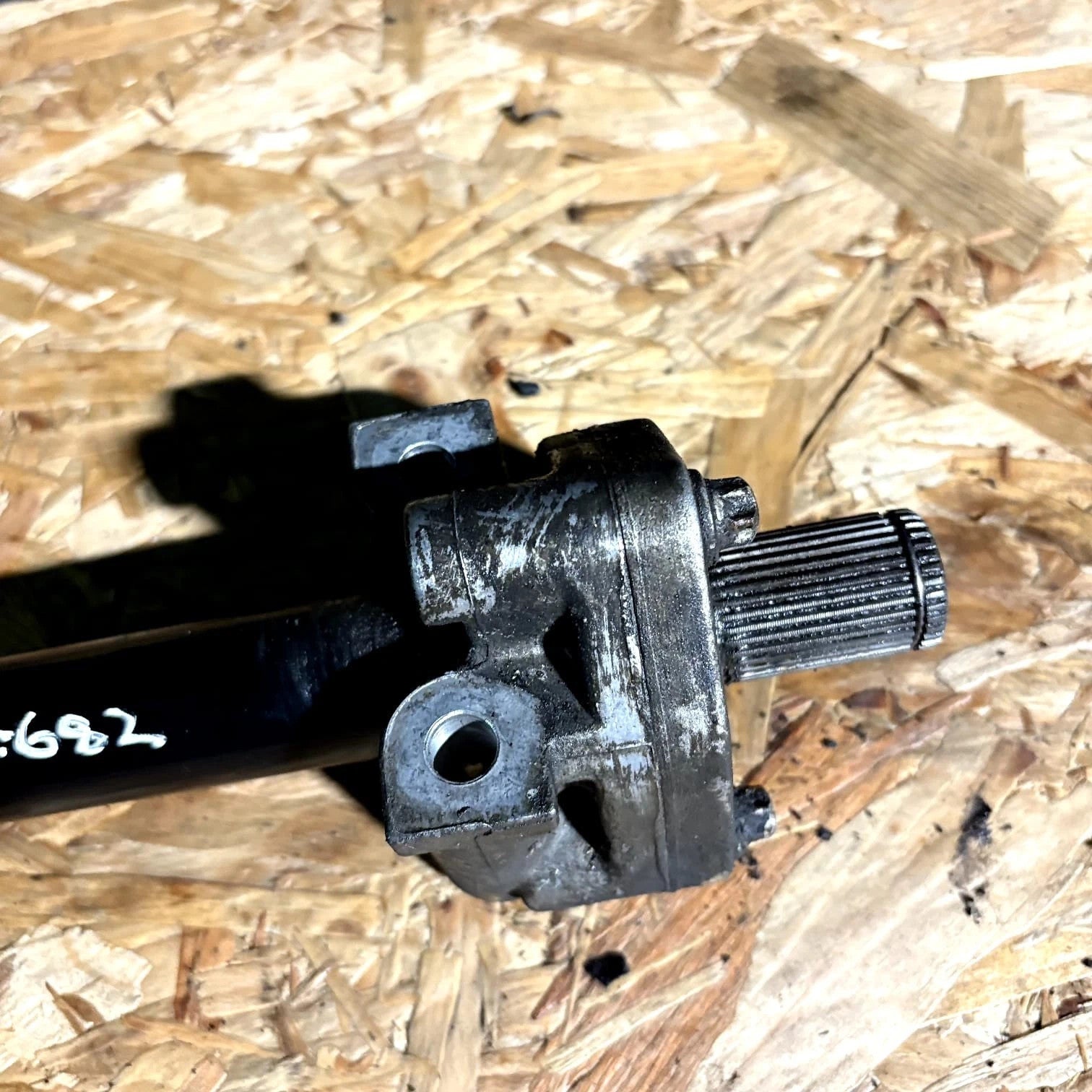 Opel Meriva / VAUXHALL MOKKA 1.7 CDTI LEFT SIDE IDLER SHAFT 13101631 2011