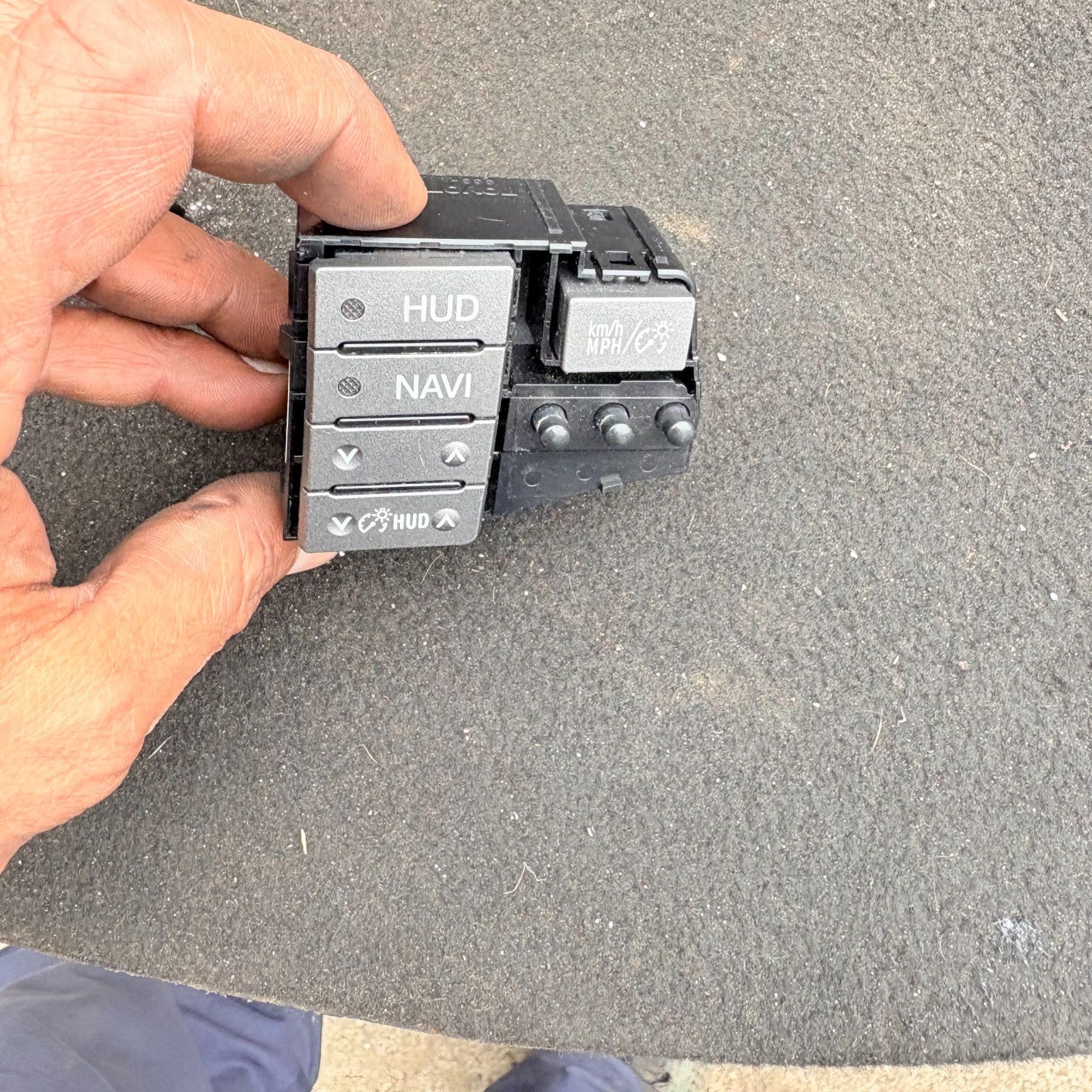 TOYOTA PRIUS HUD NAVIGATION CONTROL SWITCH 75D800 MK3 2009-2015