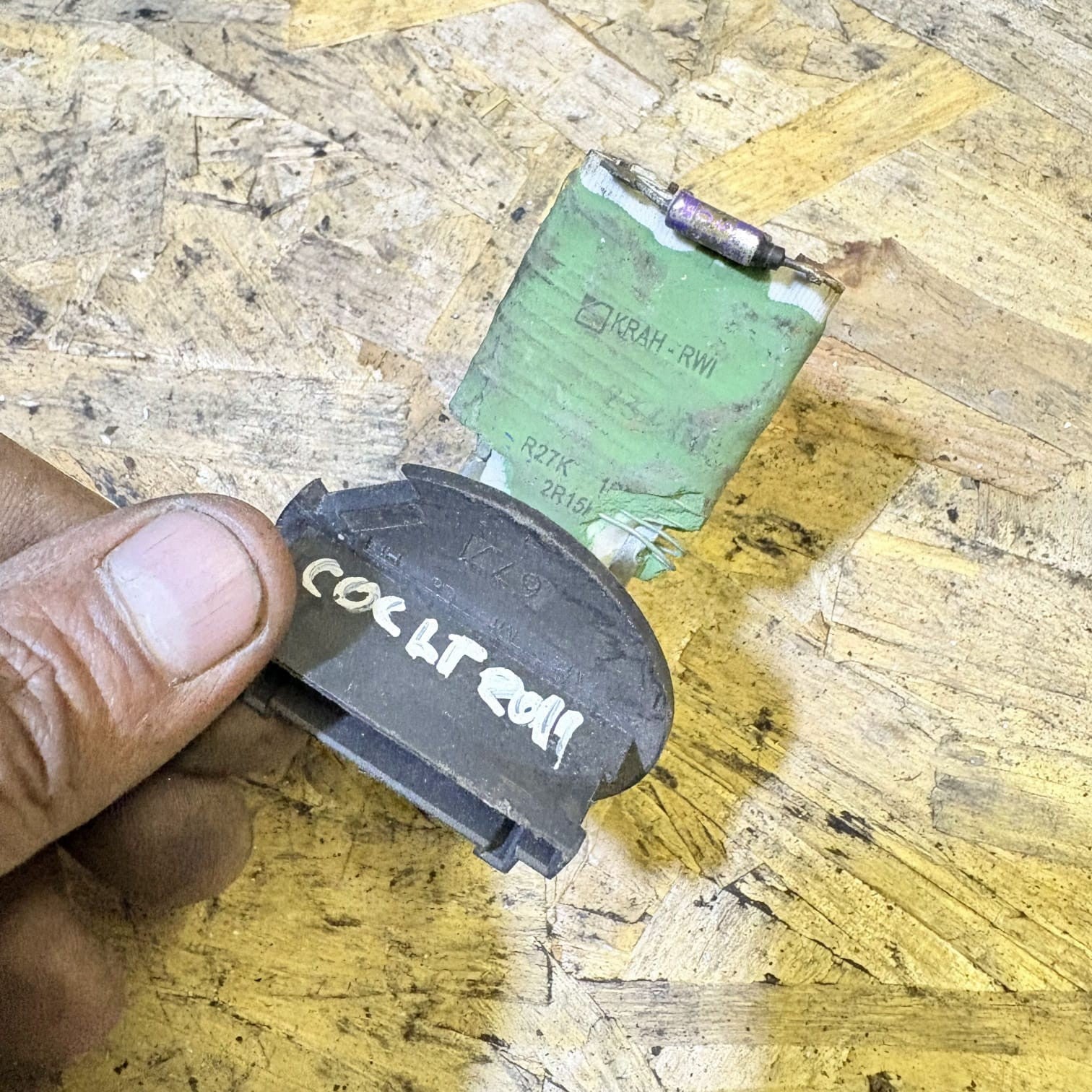 2019 MITSUBISHI COLT HEATER BLOWER FAN RESISTOR RELAY R27K