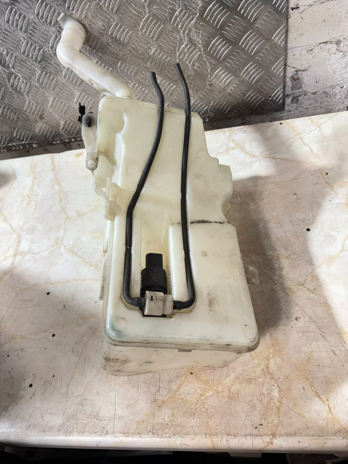 MITSUBISHI COLT CZ1WASHER BOTTLE RESERVOIR3DR MN105383WINDOW WASH PUMP08-13 2011