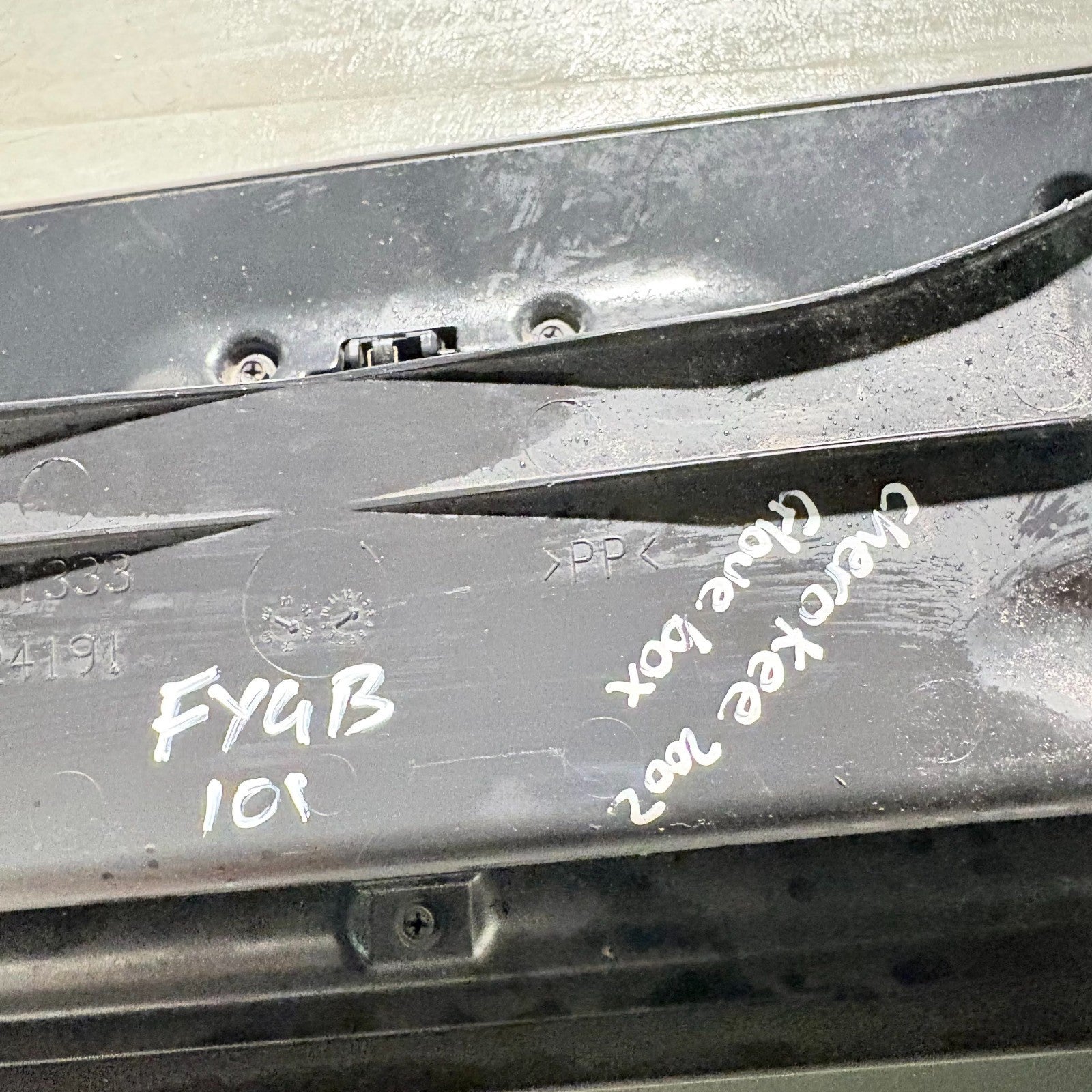 Jeep Grand Cherokee WK 2005-2010 Glove Box Compartment Grey 5JY801D5