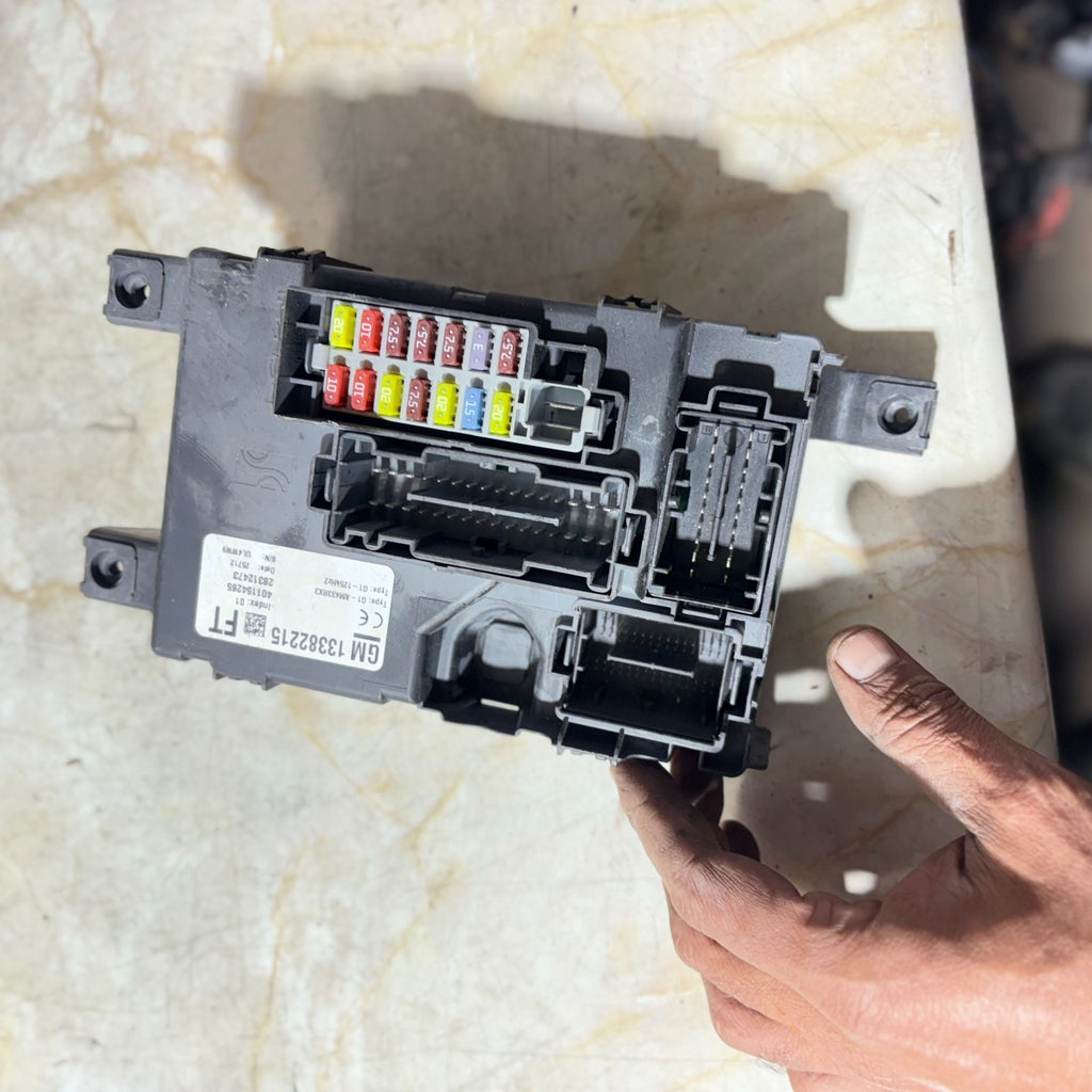 Vauxhall Corsa D BCM/BCU Body Control Module Fuse Box 13382215FT 2009-2014