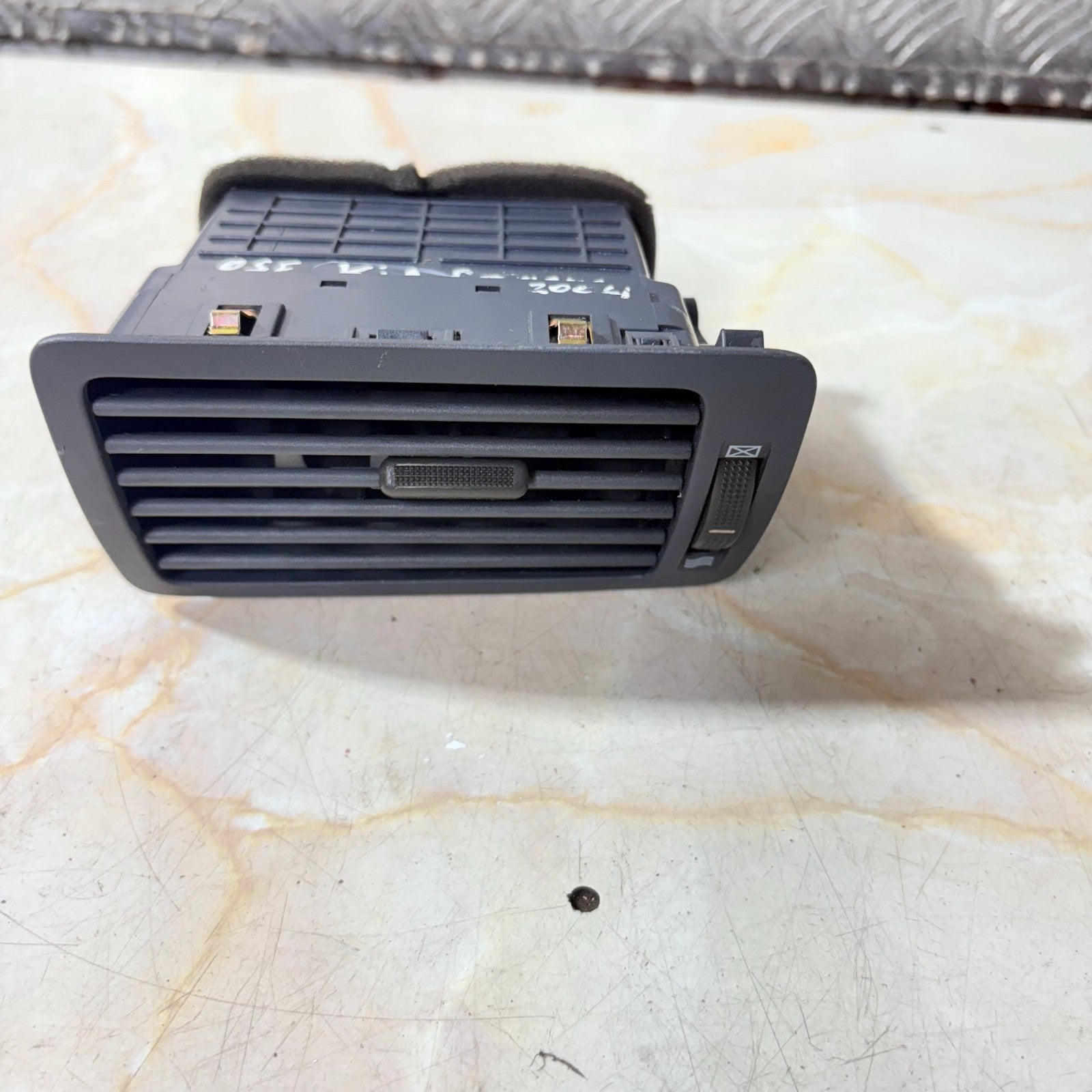 Kia Carens 2002-2006 Dashboard Air Vent Driver Right OSF Heater A/C Outlet