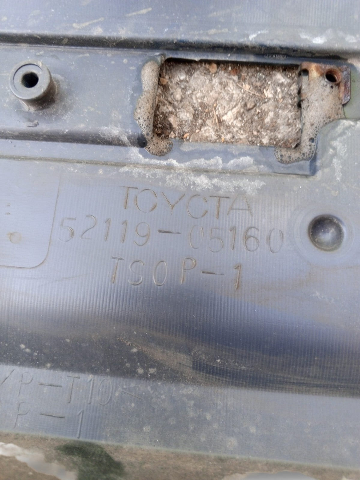 TOYOTA AVENSIS SALOON 4DR MK2 2003 BLUE 8P4 FRONT BUMPER MARKS
