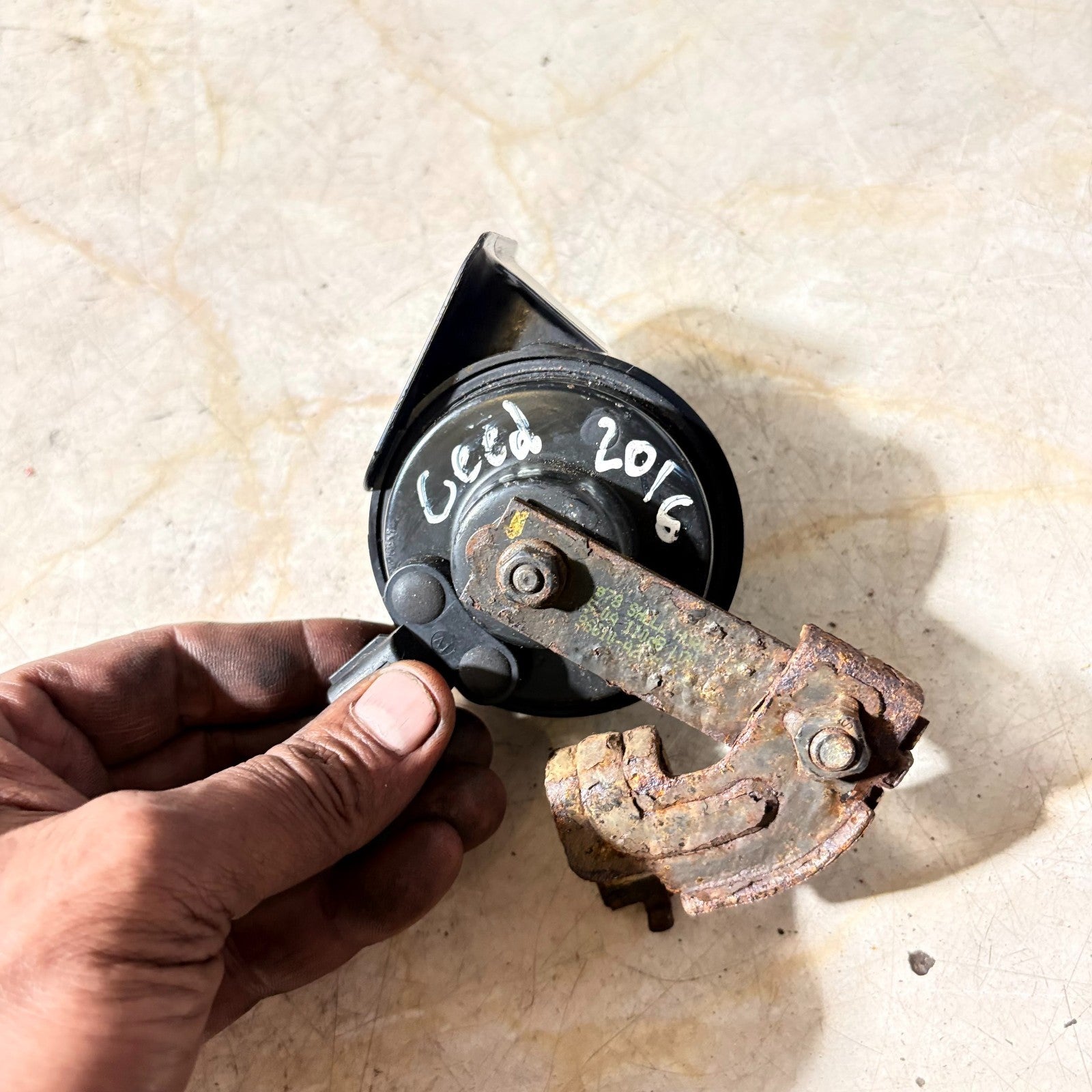 Low Tone Horn for Kia Ceed 2016