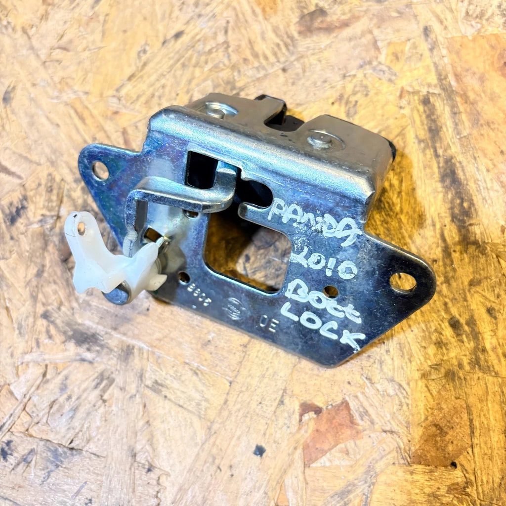 FIAT PANDA 04-12 Year Mk2 Boot Tailgate Lock Catch