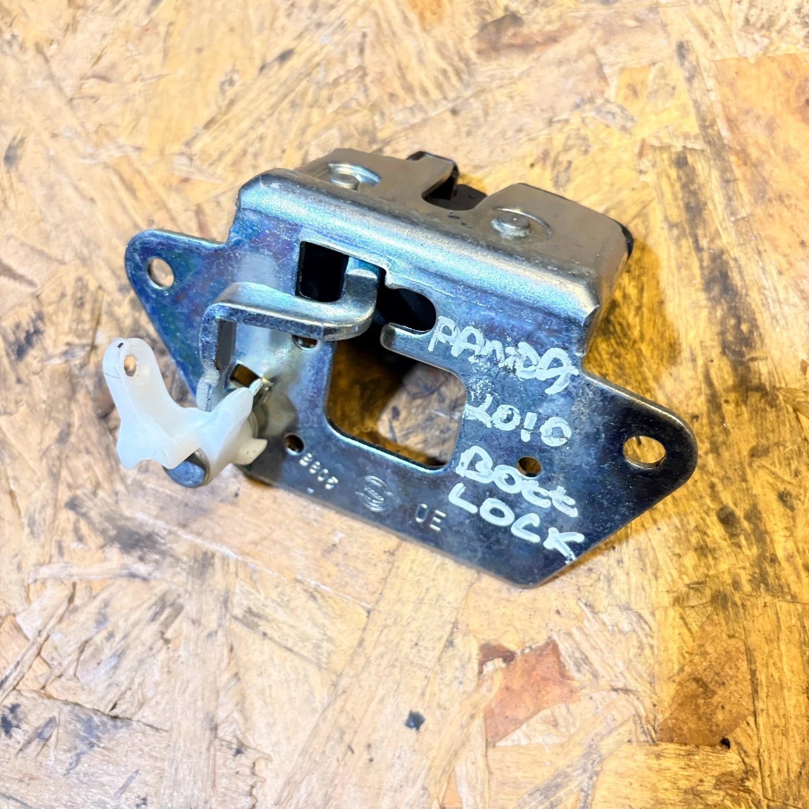 FIAT PANDA 04-12 Year Mk2 Boot Tailgate Lock Catch