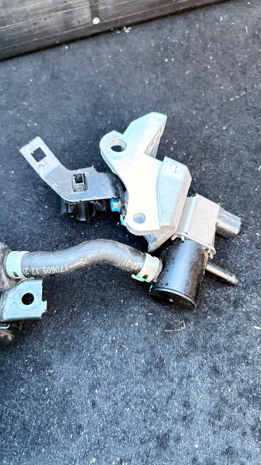 Honda HR-V 2015-2020 Vacuum Control Valve Solenoid Assembly Bracket Hose