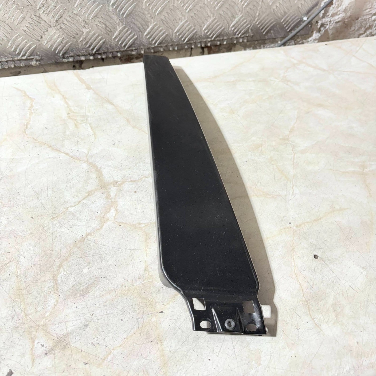 2012 SEAT EXEO DRIVERS SIDE FRONT EXTERIOR DOOR PILLAR TRIM 8E0853290D