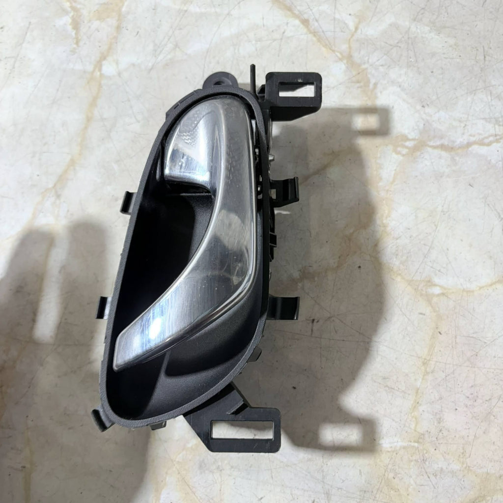 2013-2021 Nissan Qashqai drive side front right door interior handle 806704EA0A
