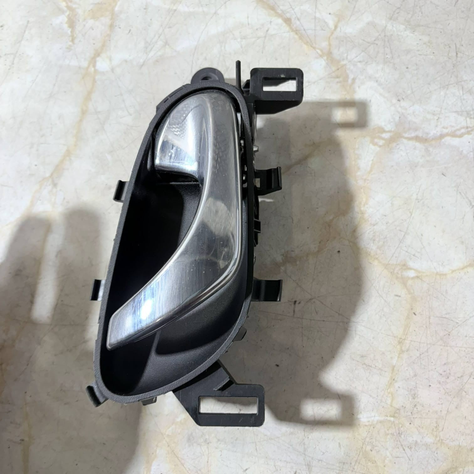 2013-2021 Nissan Qashqai drive side front right door interior handle 806704EA0A