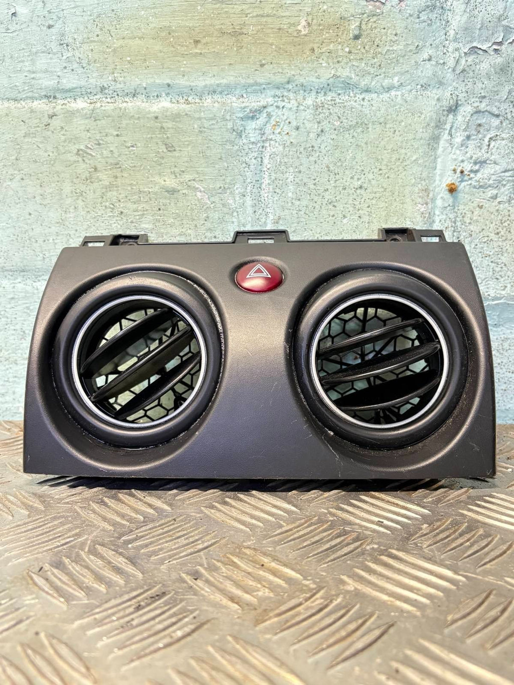 Mitsubishi Colt CZT 2004-2013 Centre Dash Air Vents MR951746