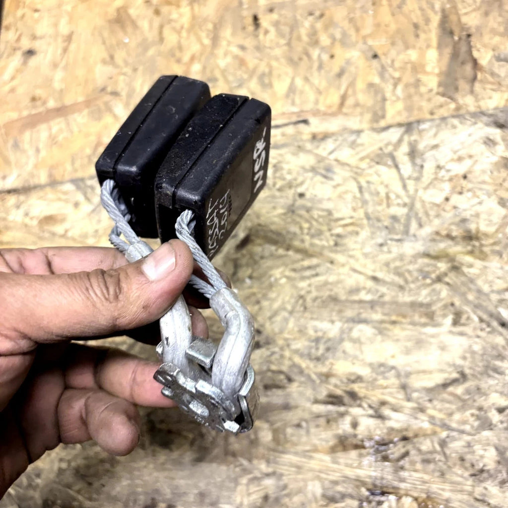 VW PASSAT B7 PASSENGER REAR DOUBLE SEAT BELT BUCKLE CLIP 3AA857739B