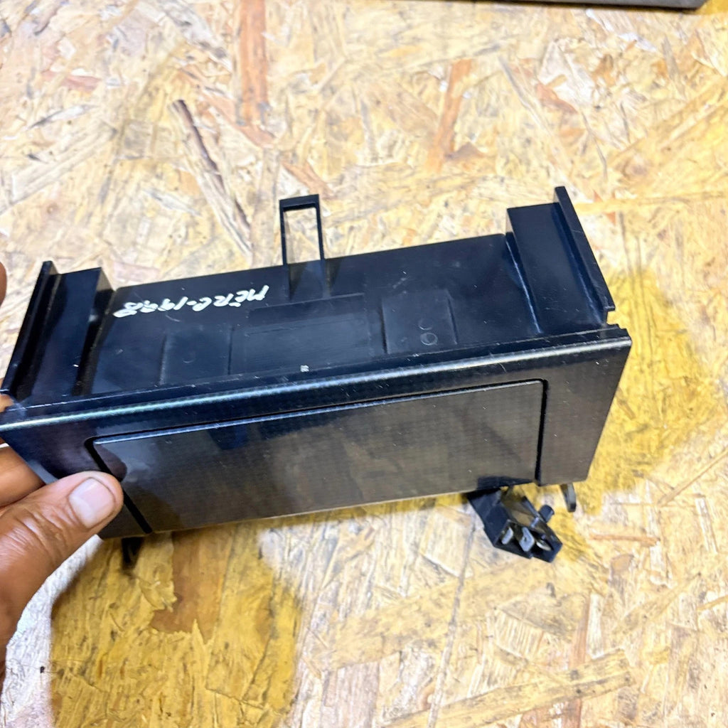 1998 MERCEDES ASHTRAY AND POWER SOCKET